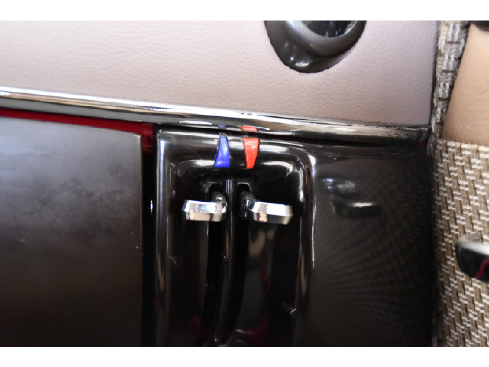 Mercedes-Benz - 190_9