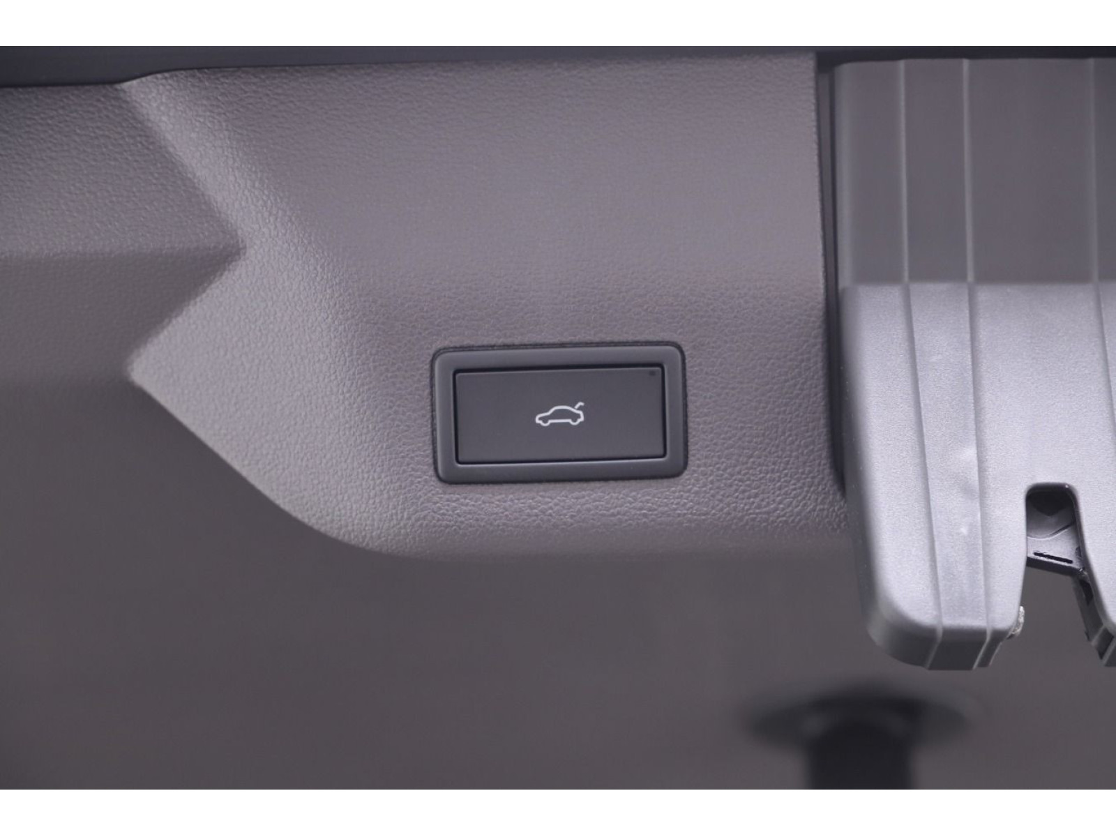 Volkswagen - T7 Multivan_17