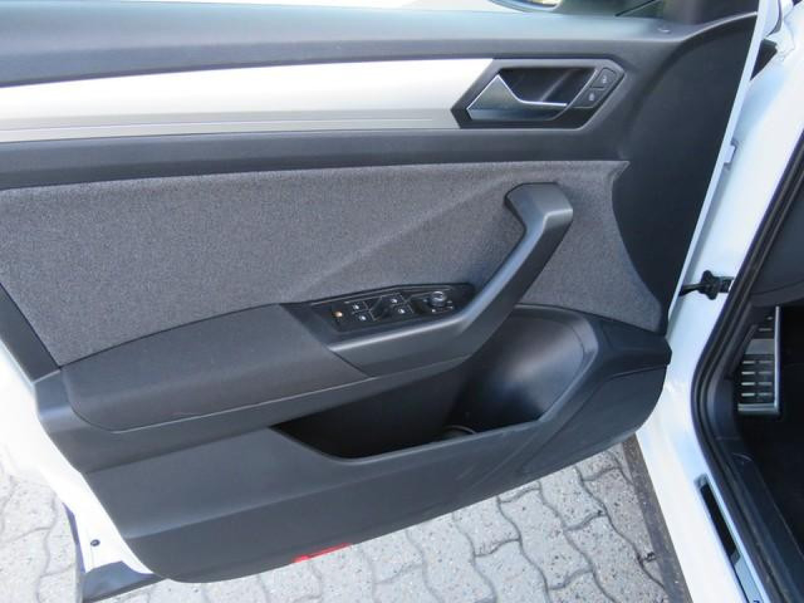 Volkswagen - T-Roc_12