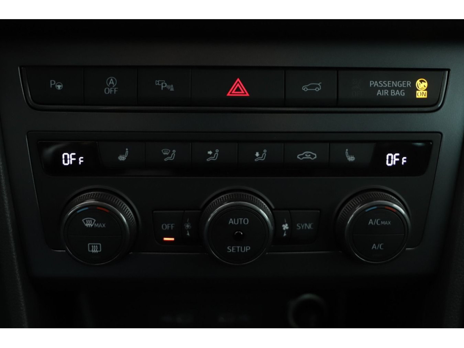 bedienungselemente-mitte-innen