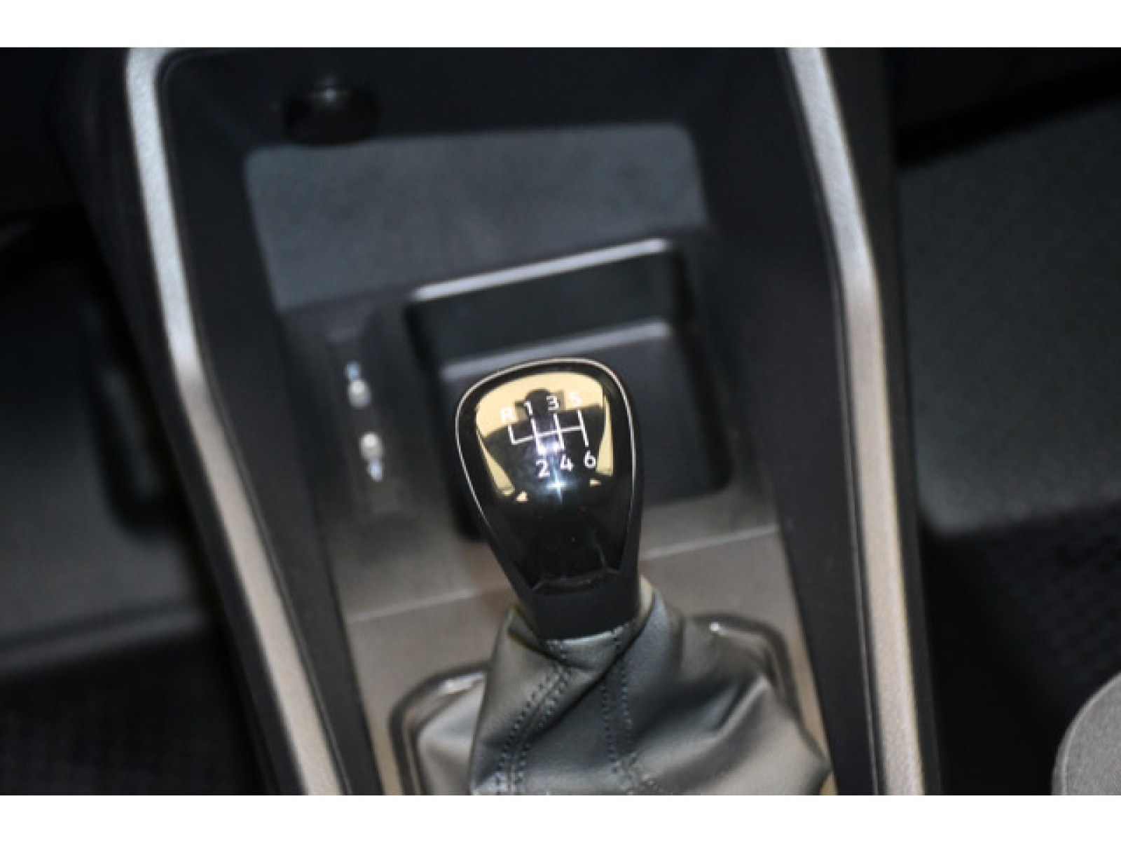 Volkswagen - Caddy_7