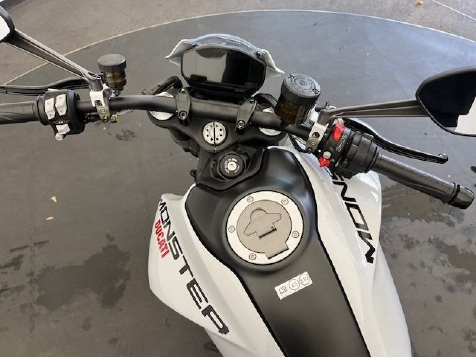 Ducati - Monster +_4