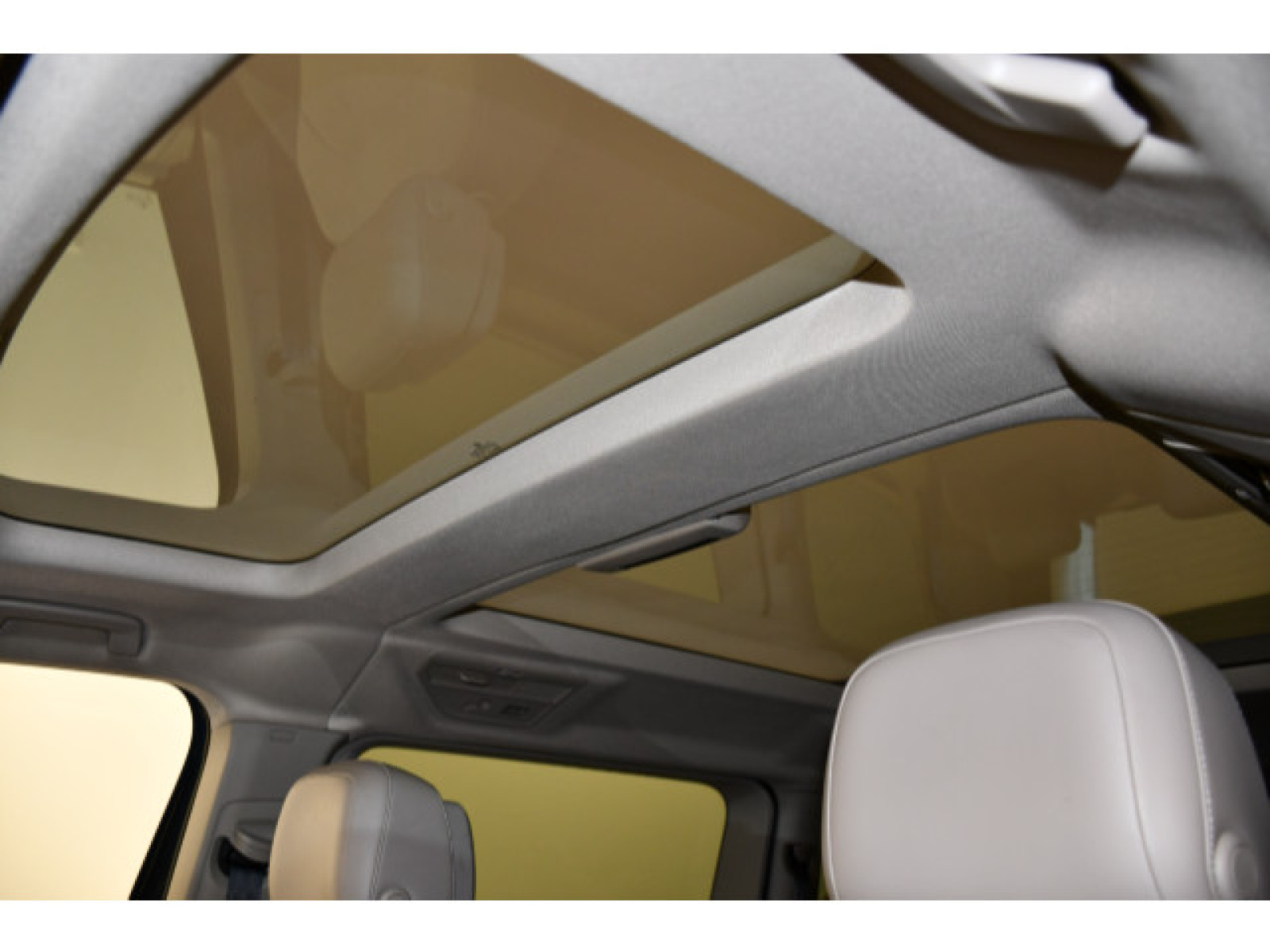 Volkswagen - Multivan_9