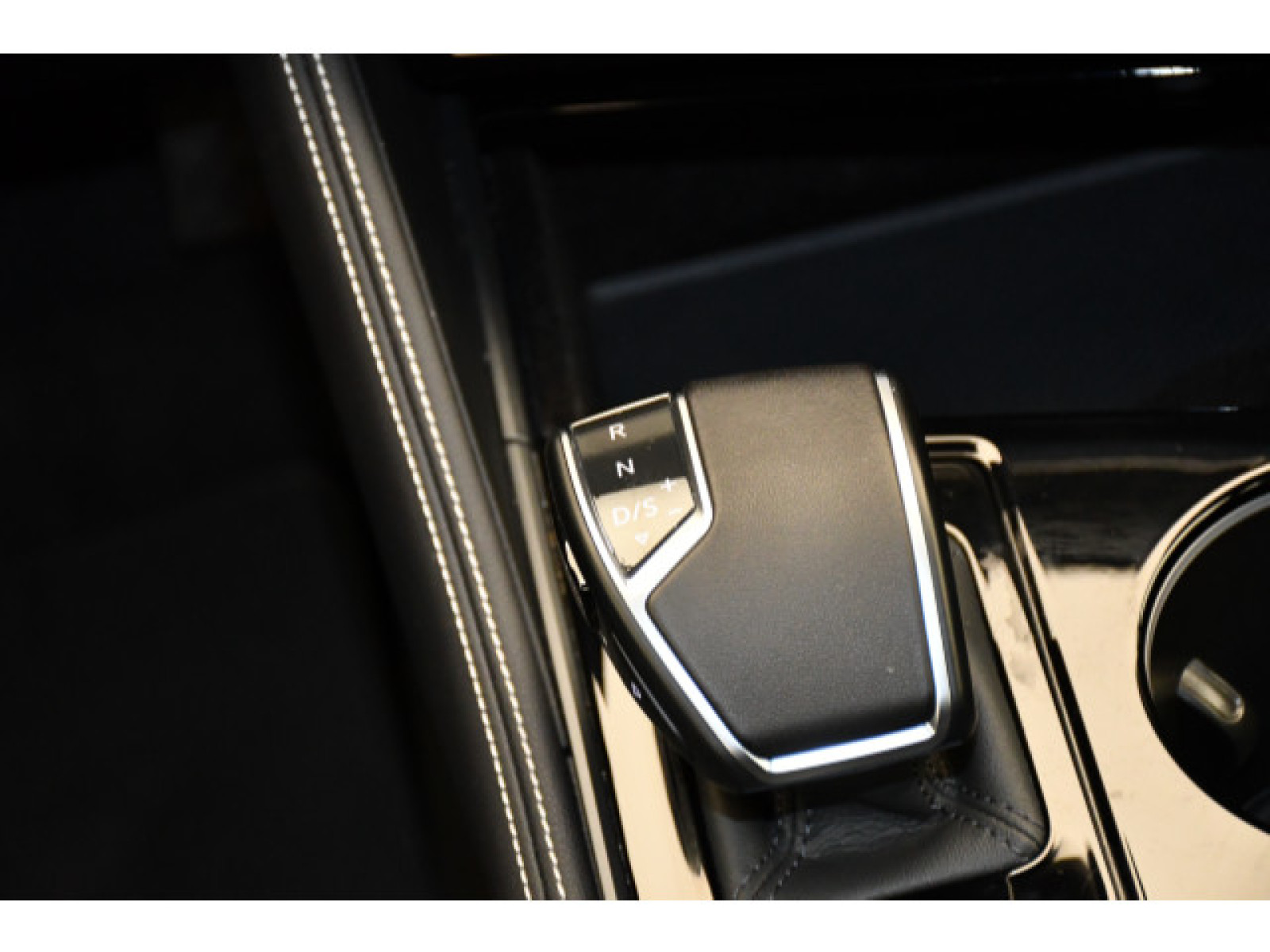 Volkswagen - Touareg_6