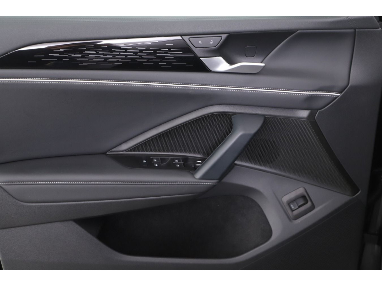 Volkswagen - Tayron_13