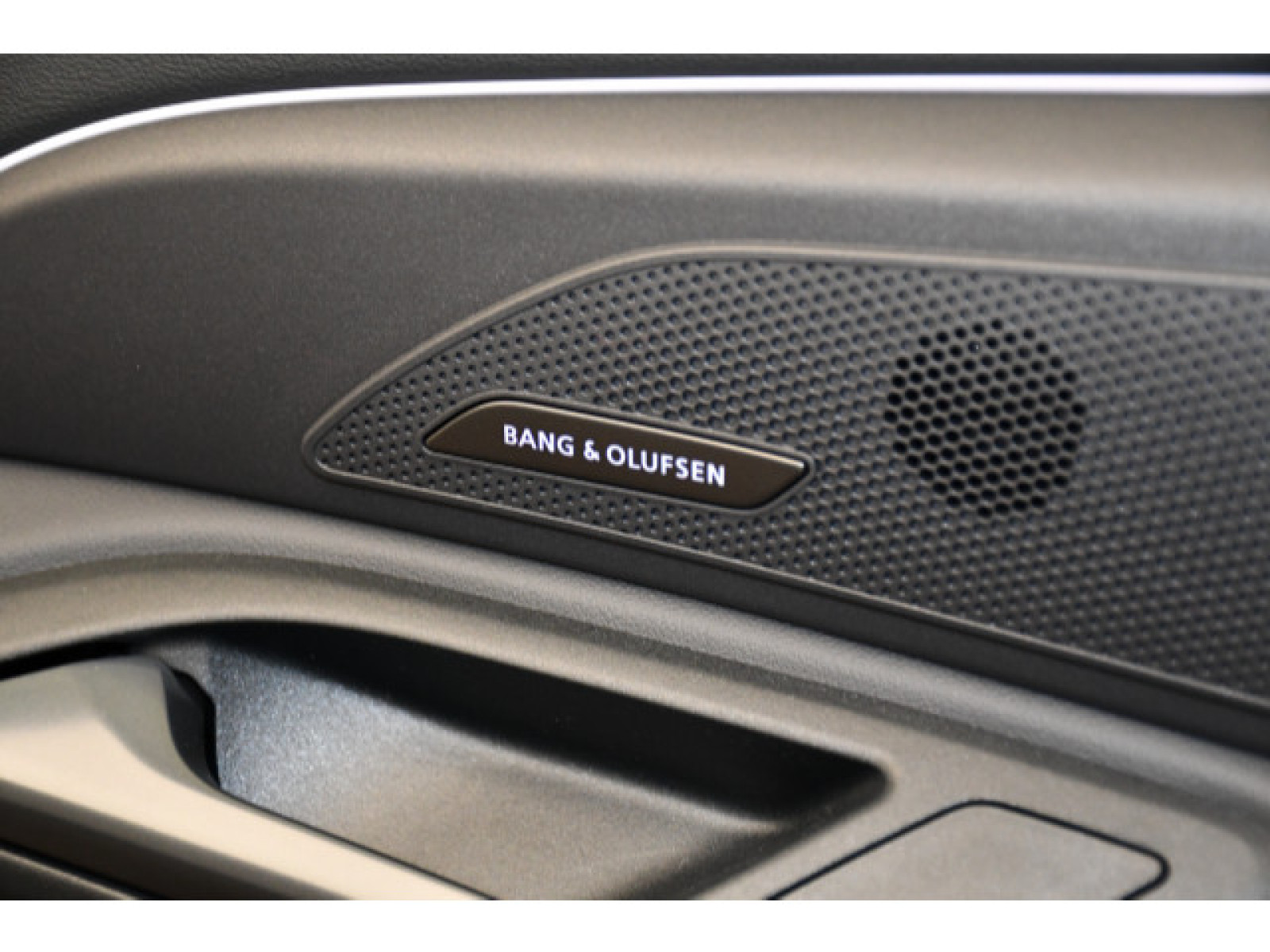 Audi - A6 Avant e-tron_10